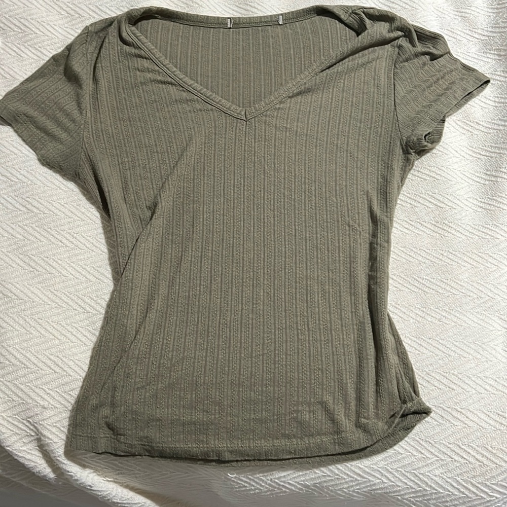 Women’s Size 0 olive green tee